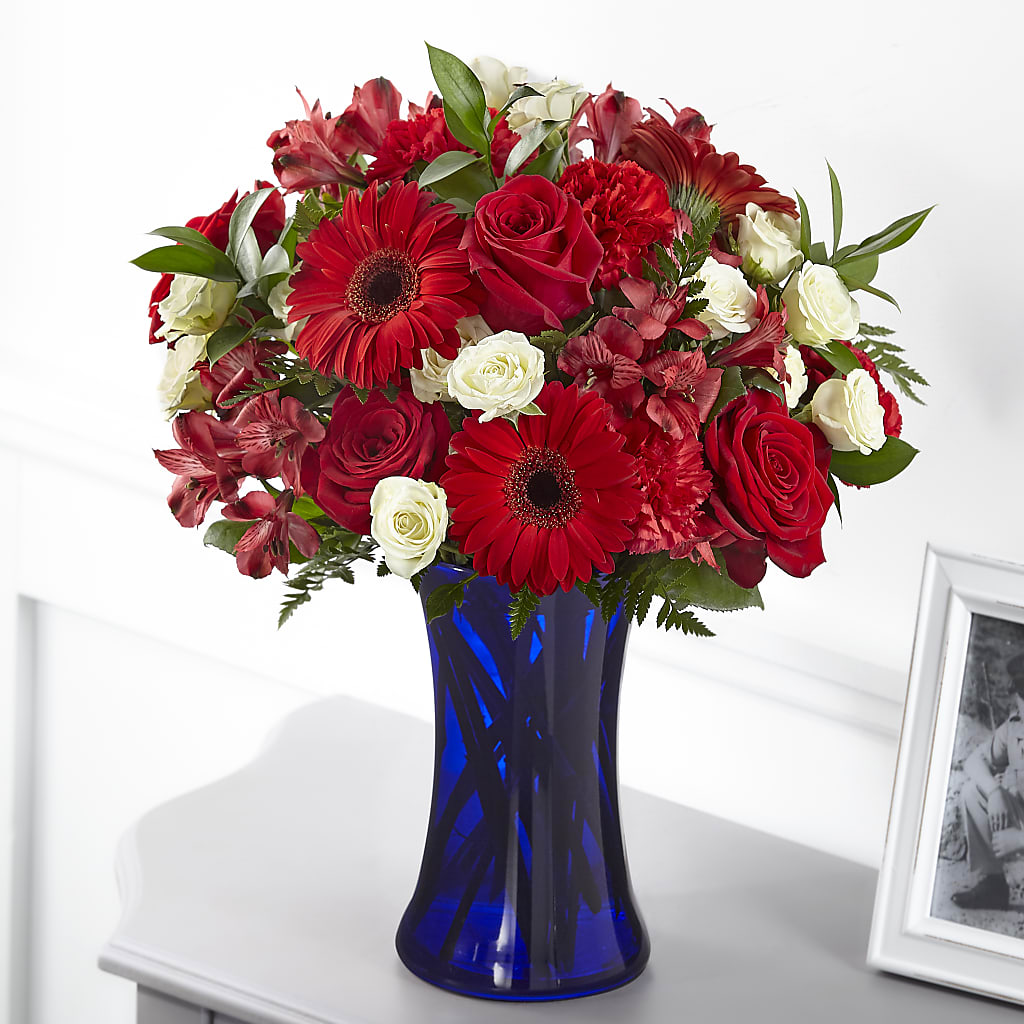 Hearts Embrace Bouquet – Executive Flowers, El Paso TX