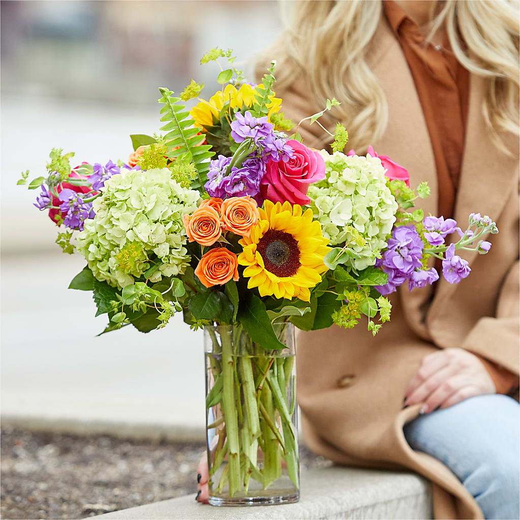 Vibrant Greetings Bouquet –  Executive Flowers, El Paso TX